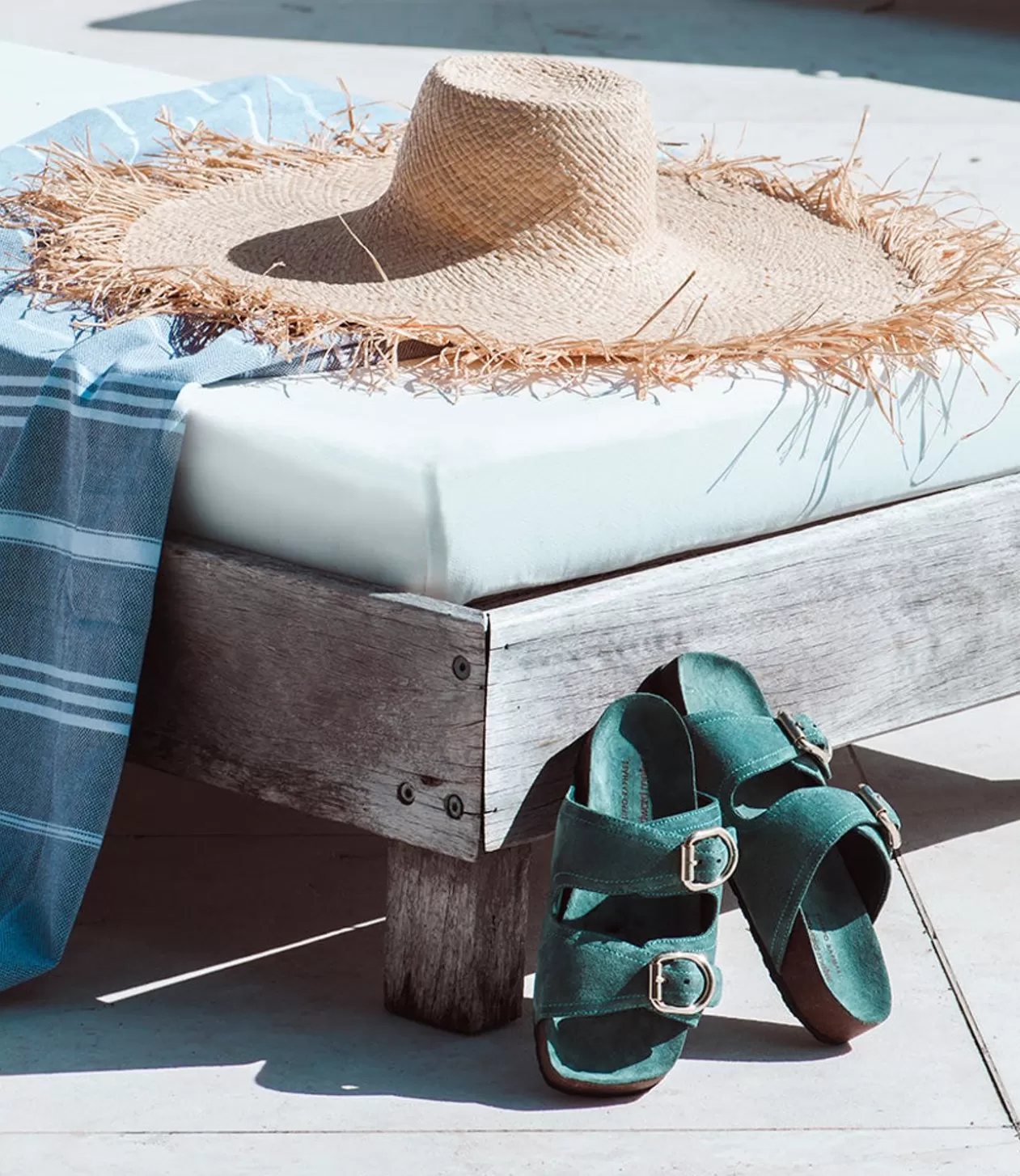 Edward Meller Low Sandals<Kori Two Strap Slide On Footbed In Green Suede