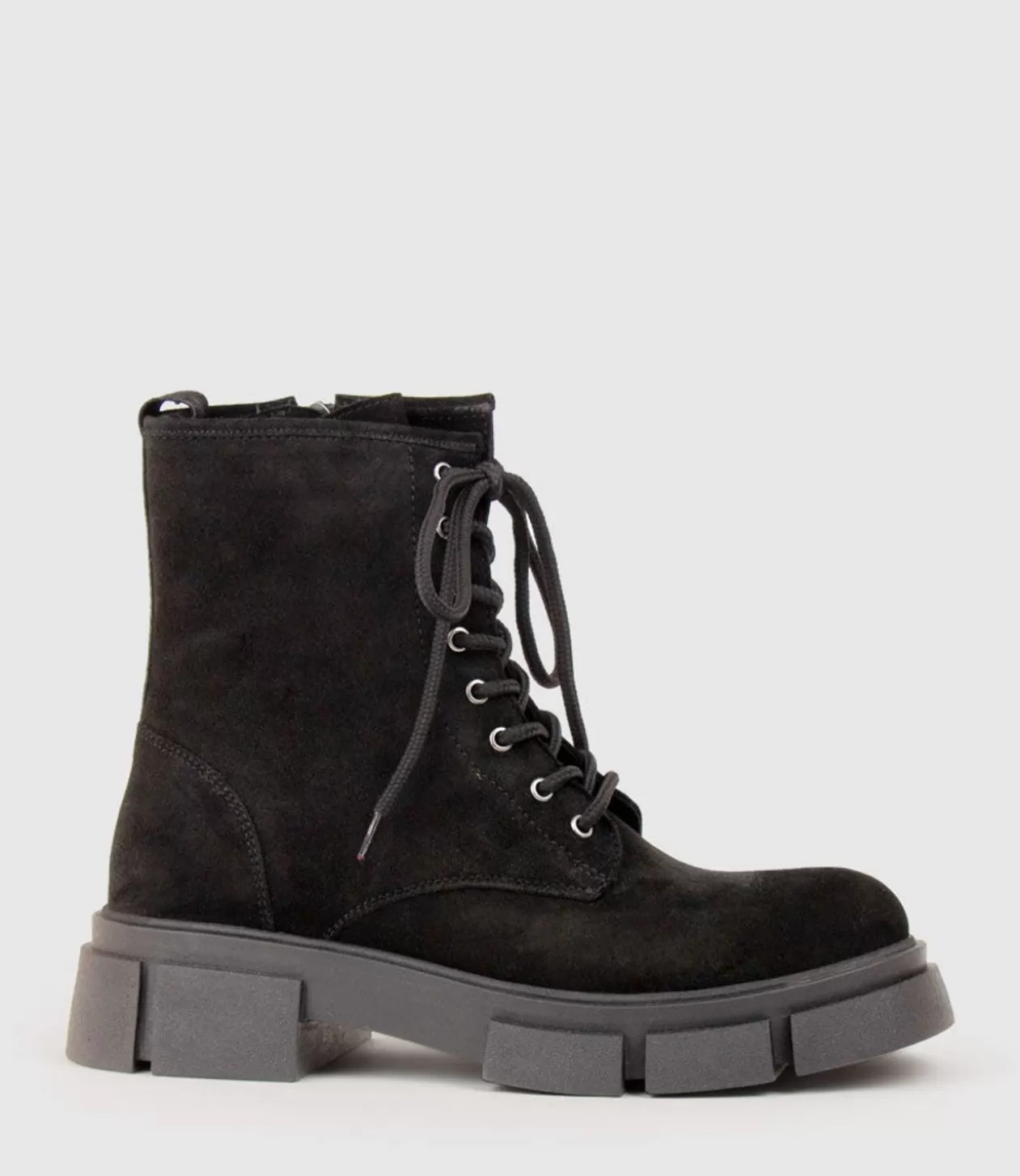 Edward Meller Ankle Boots<Wolfe Lace Up Boot On Chunky Sole In Black Suede